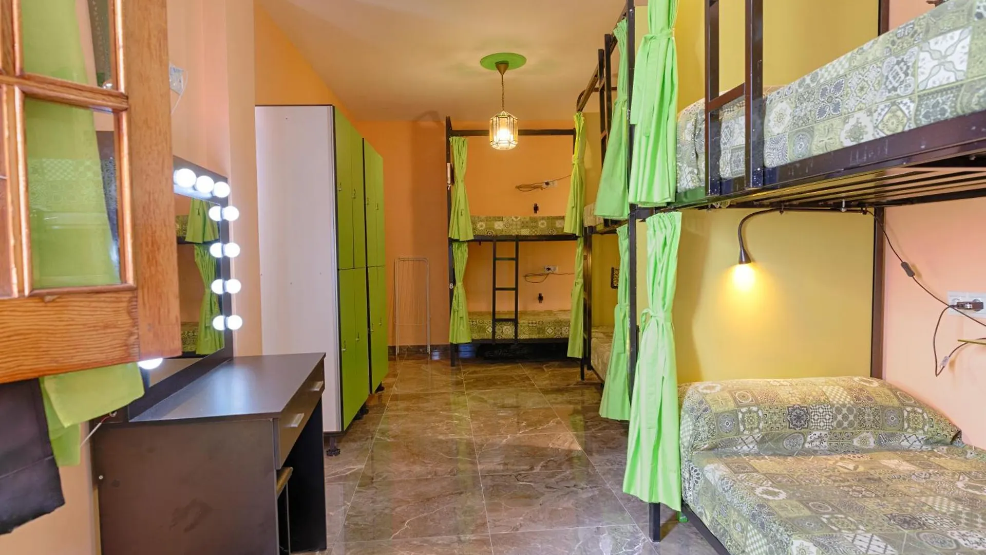 Charming Nerja Hostel 0*,  España